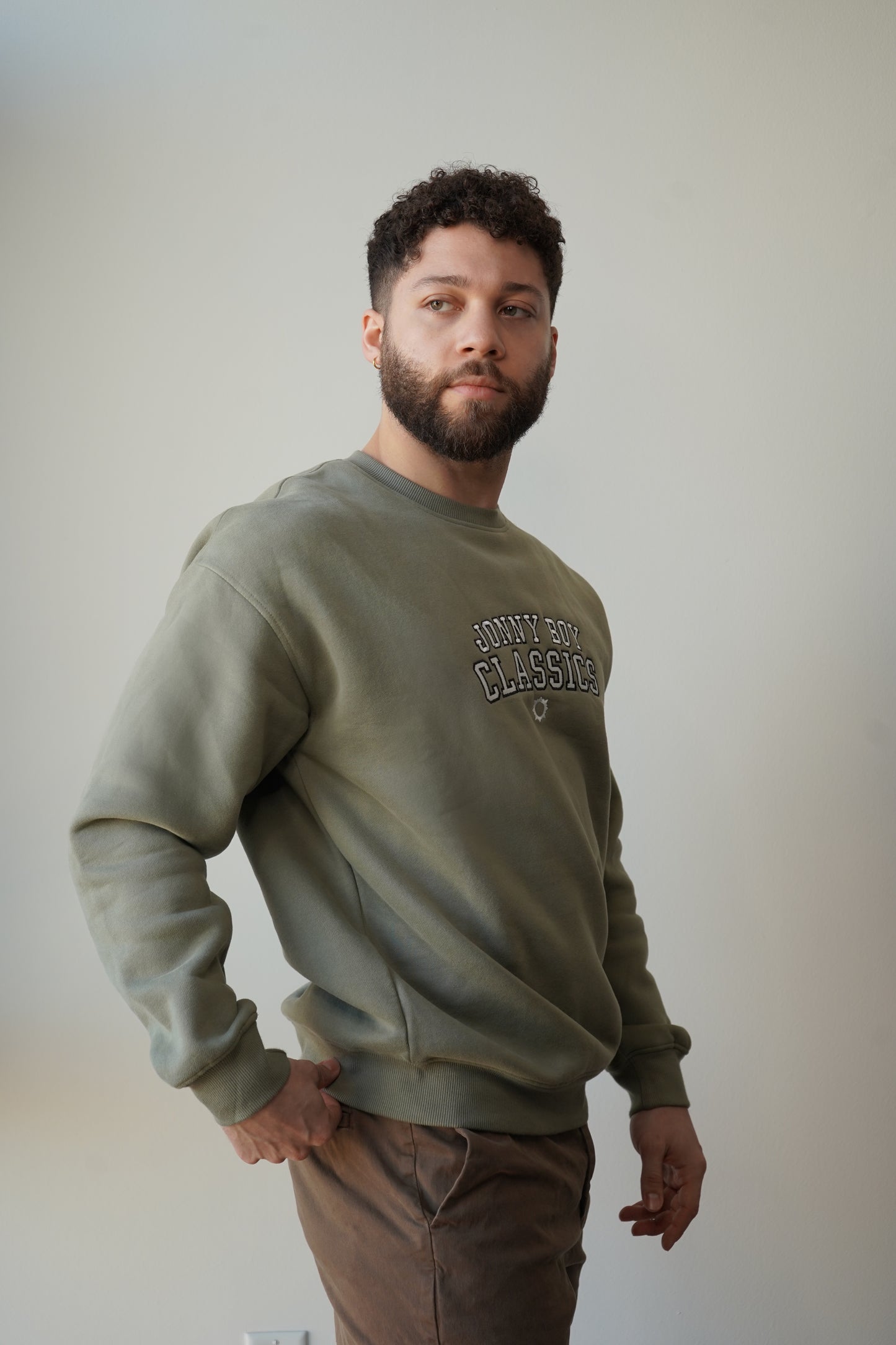 classic crew sweatshirt in sage