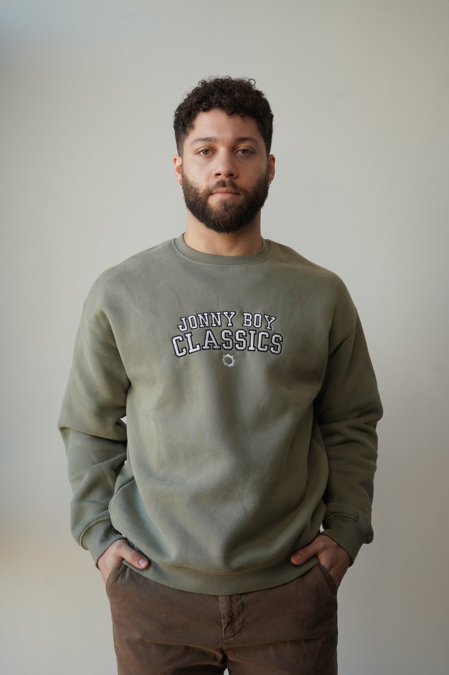 classic crew sweatshirt in sage